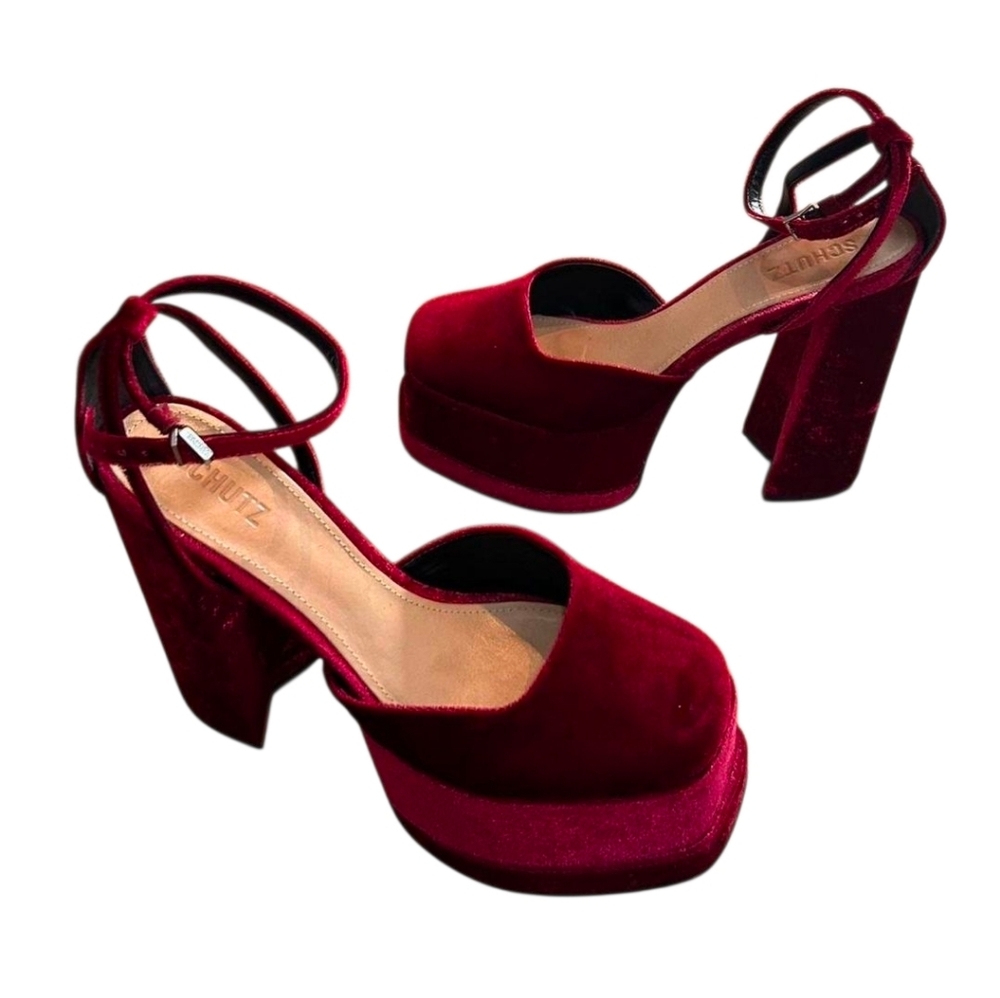 Schutz Luan Pump Platform Heel in Bordo